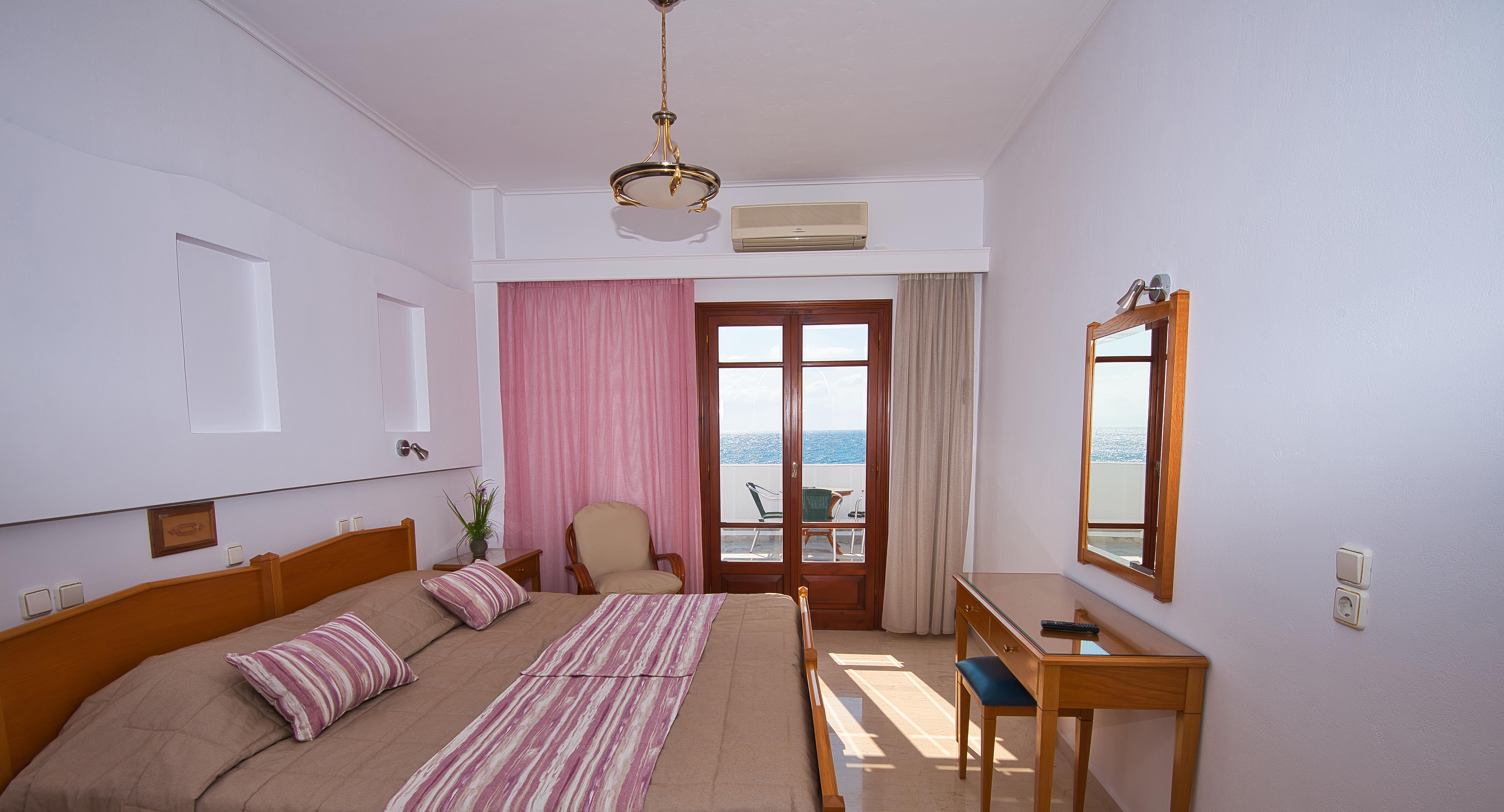 Irini'S Rooms Fteoura Камарі Екстер'єр фото