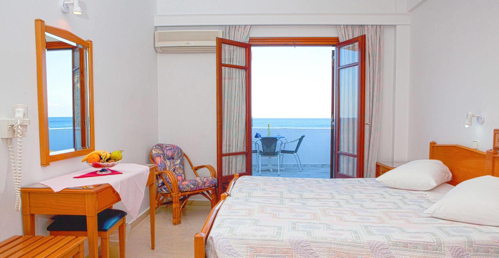 Irini'S Rooms Fteoura Камарі Екстер'єр фото
