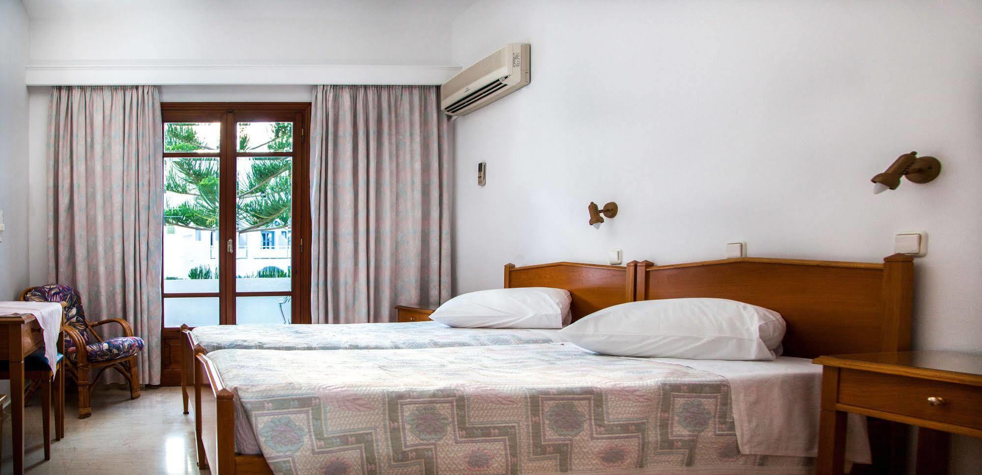 Irini'S Rooms Fteoura Камарі Екстер'єр фото