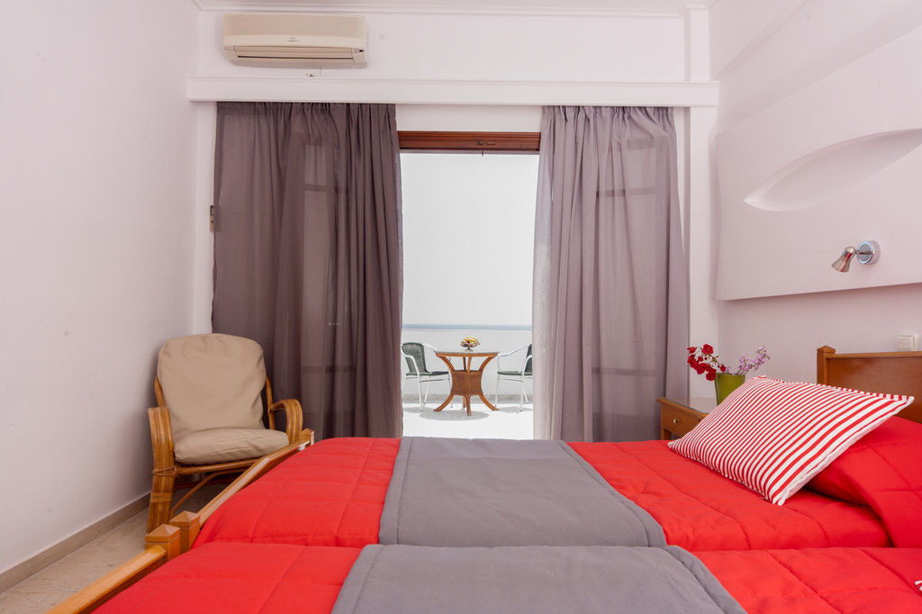 Irini'S Rooms Fteoura Камарі Екстер'єр фото